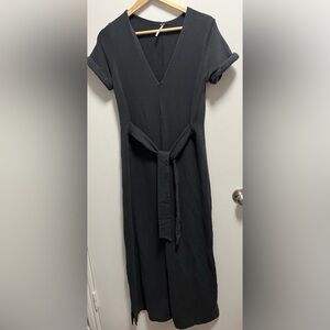 Free People Short Sleeve V-Neck Dark Gray Belted Wide Leg Jumpsuit Size Small